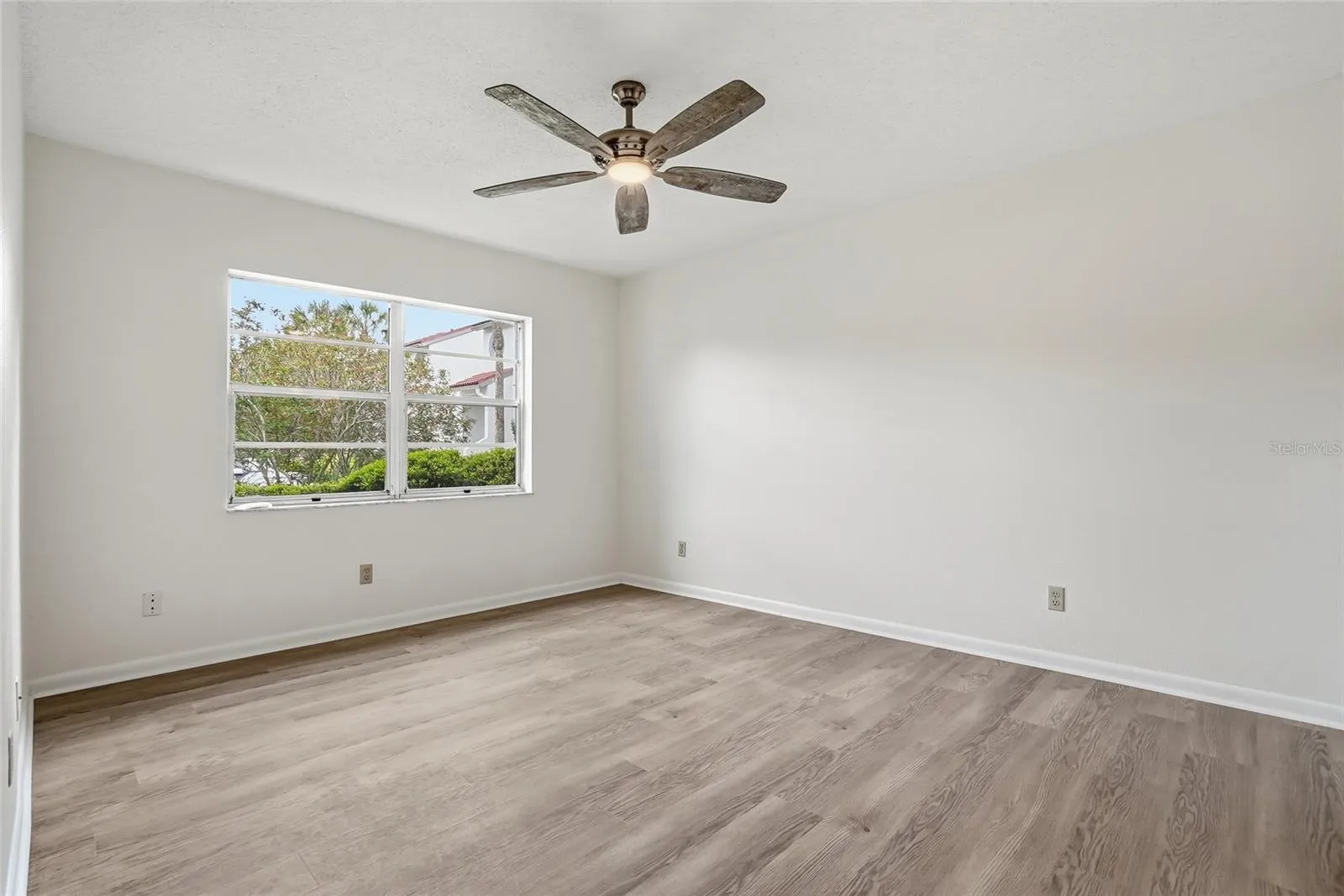 Spacious Primary Suite
