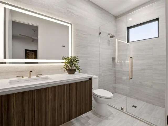 Full Bath for Bedroom 3