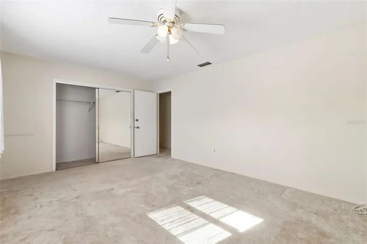 Guest bedroom.