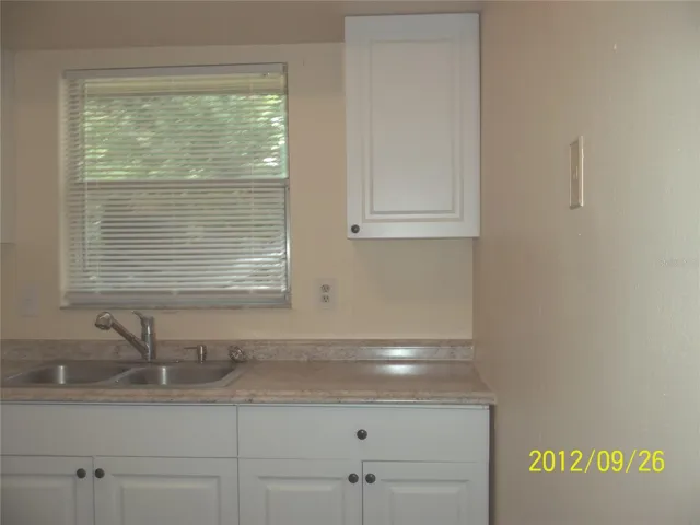 Golden Gate B 16 Kitchen