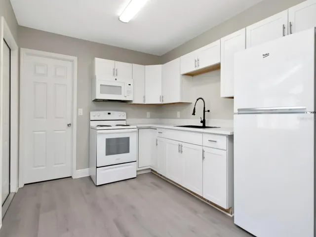 Unit 6205 - Kitchen