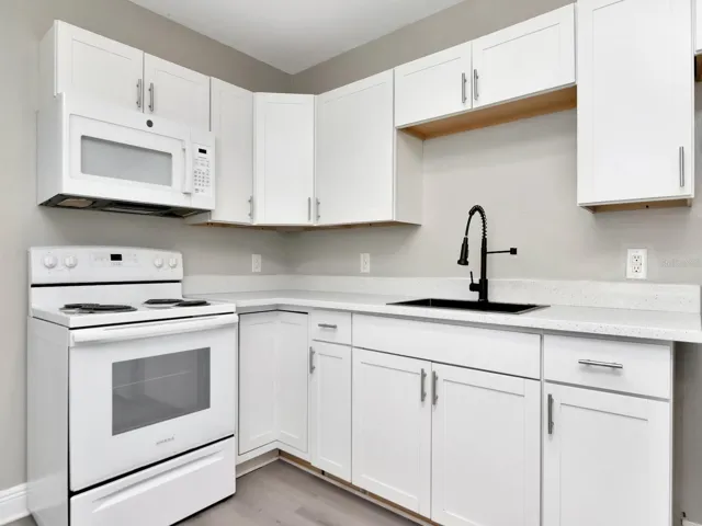 Unit 6205 - Kitchen