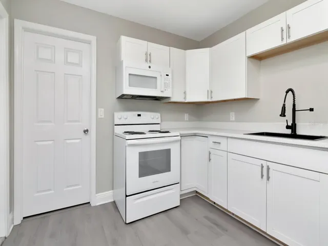 Unit 6205 - Kitchen
