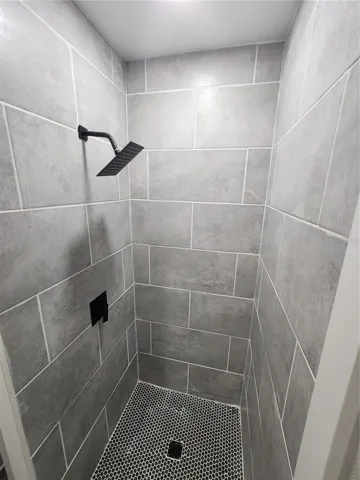 Unit 1205 - Primary Bathroom