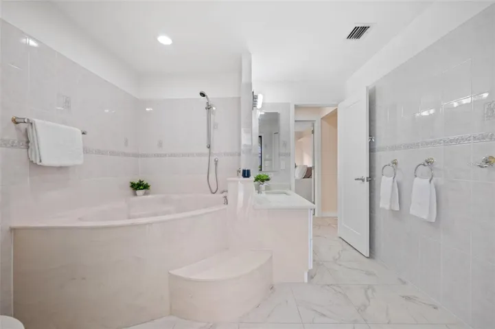 Main floor Guest Bath / Pool Bath