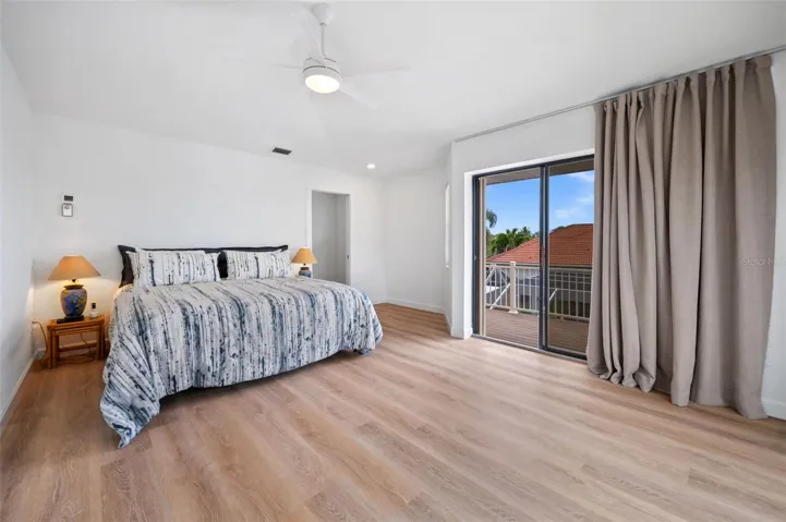 Upstairs 2nd Primary bedroom with balcony