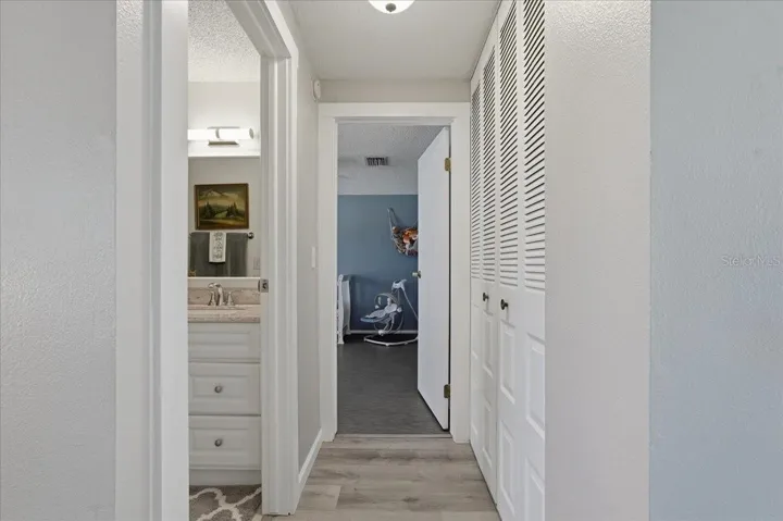 SPLIT BEDROOM FLOOR PLAN