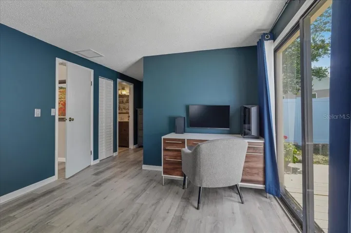 OFFICE SPACE IN THE PRIMARY SUITE