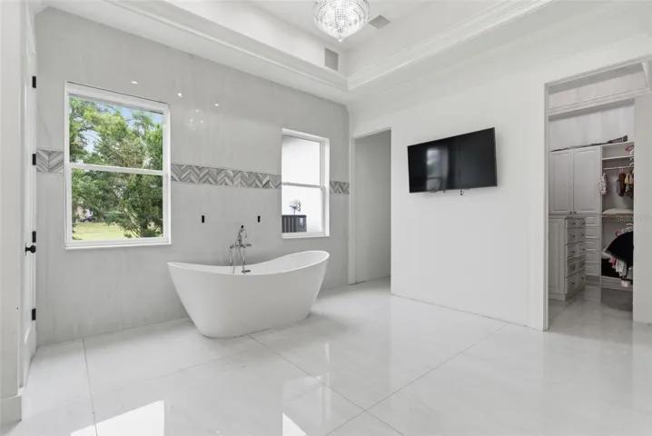 Primary Suite Bathroom