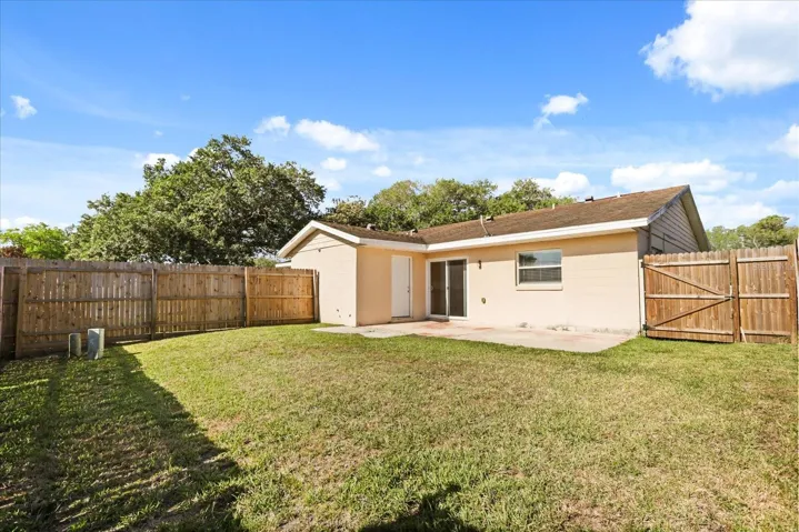 Fenced Backyard, 643