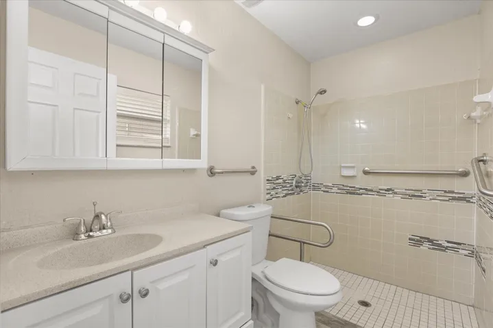 643 Primary Bathroom