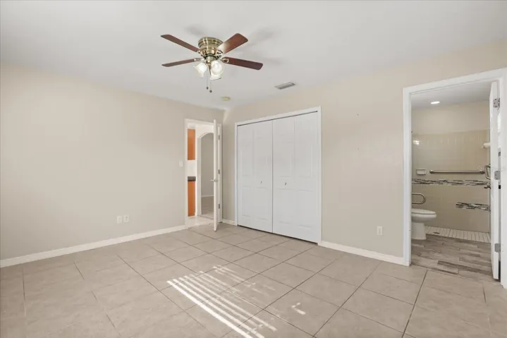 643 Bedroom