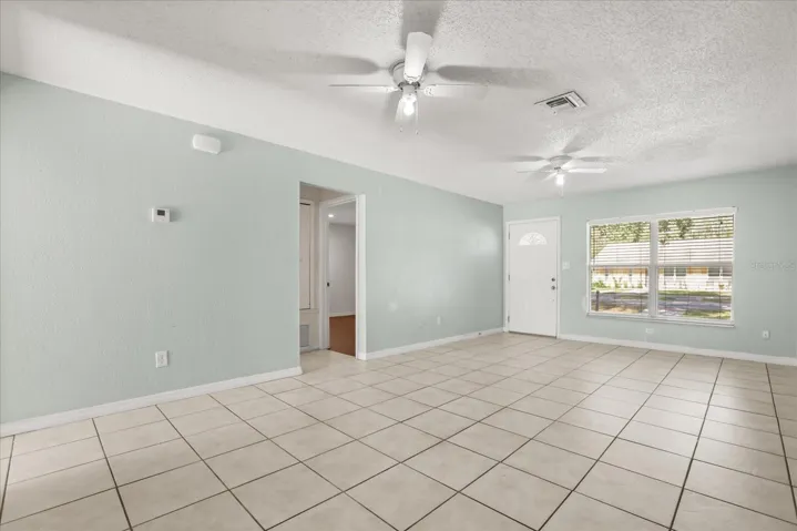 645 Living Room / Dining Room