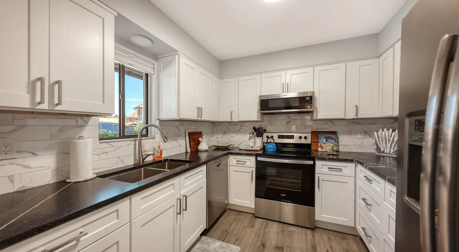 Updated Kitchen with Solid Wood Cabinets &amp; Doors with Soft-Close Drawers