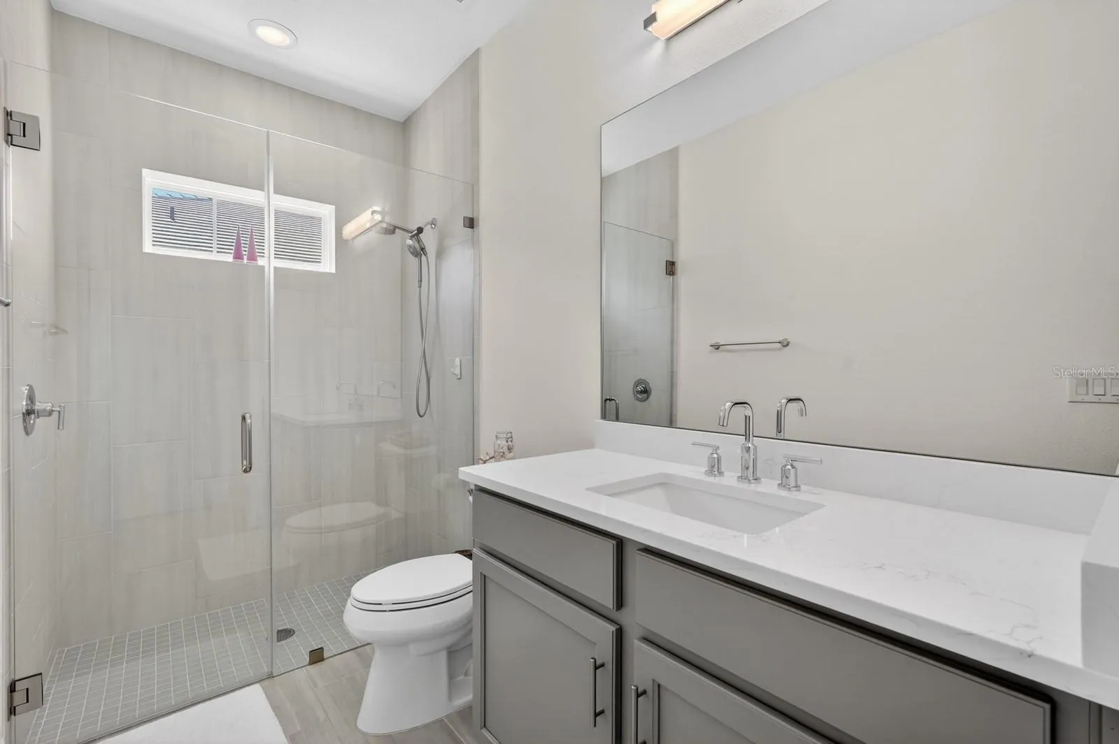 Ensuite bathroom 3