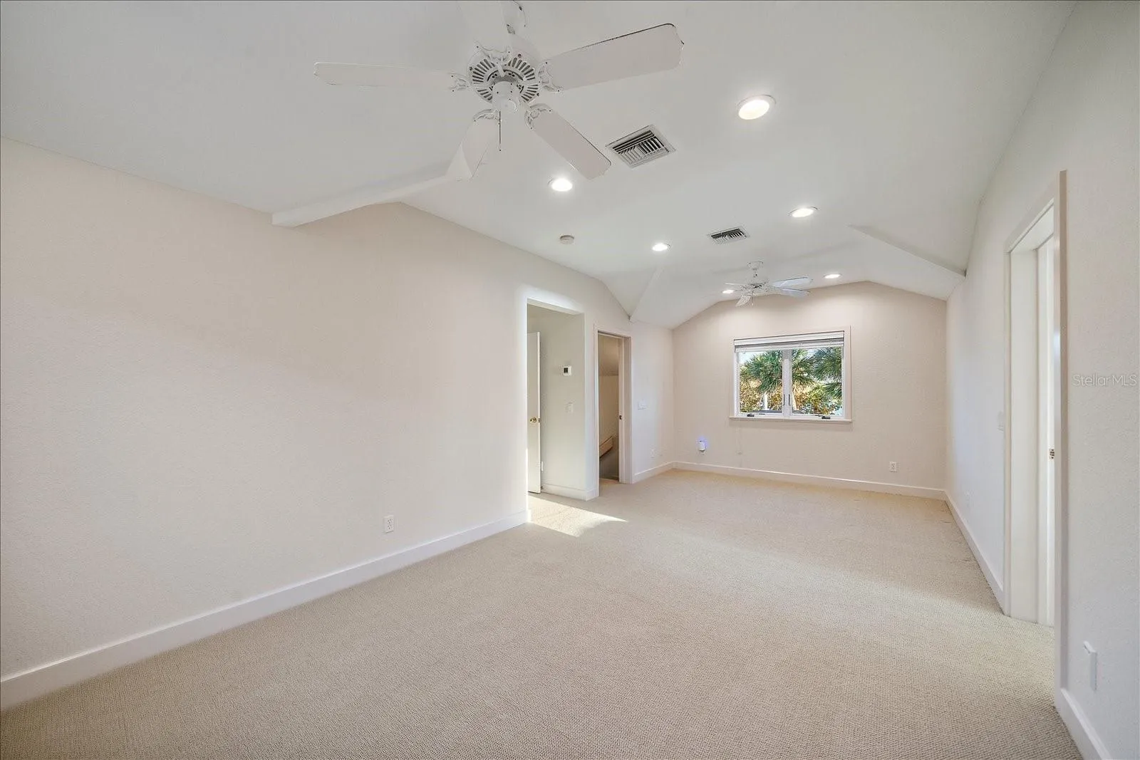 GUEST SIDE ABOVE GARAGE -  living room