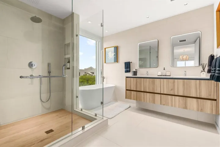 Primary Suite Spa-like Ensuite Bathroom