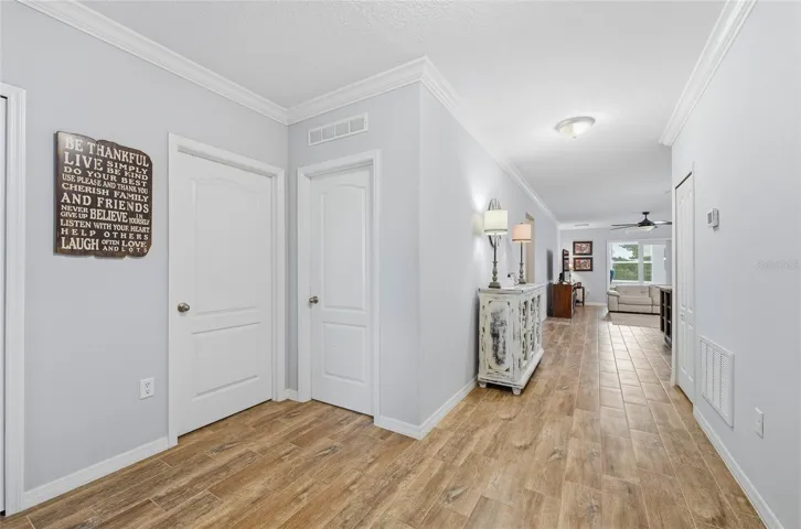 Foyer/Entry