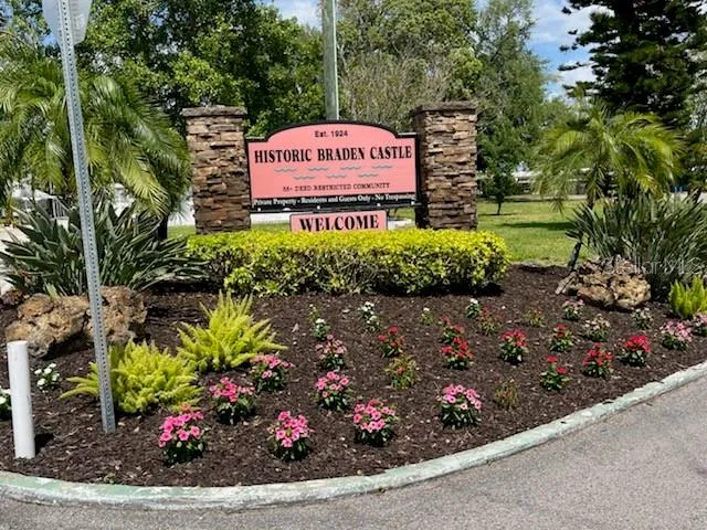 Entrance to Braden Castle Park