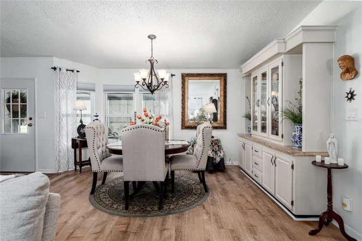 Dinning room 2