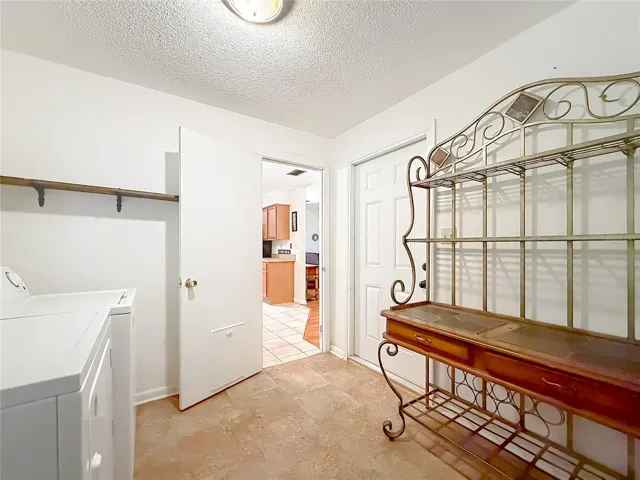 Great size laundry room