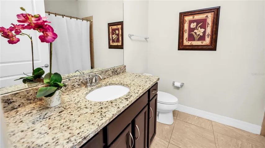 Second ensuite bathroom
