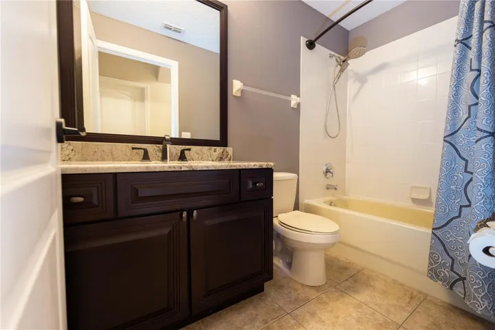 Bathroom 1 (first floor)
