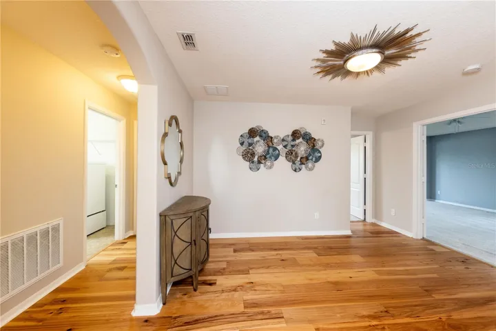 Loft (second floor)