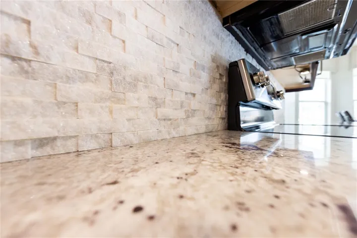 Kitchen counter (Granite)