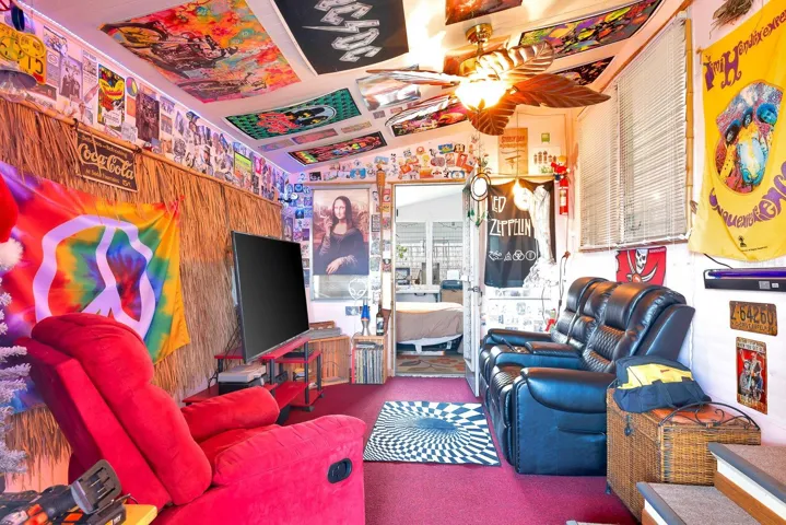 Bonus room when you walk in.
