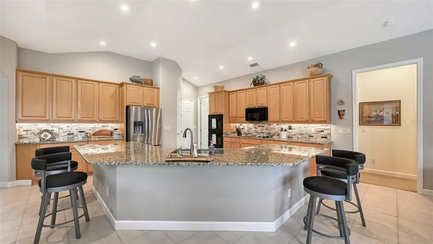 Single level countertop.