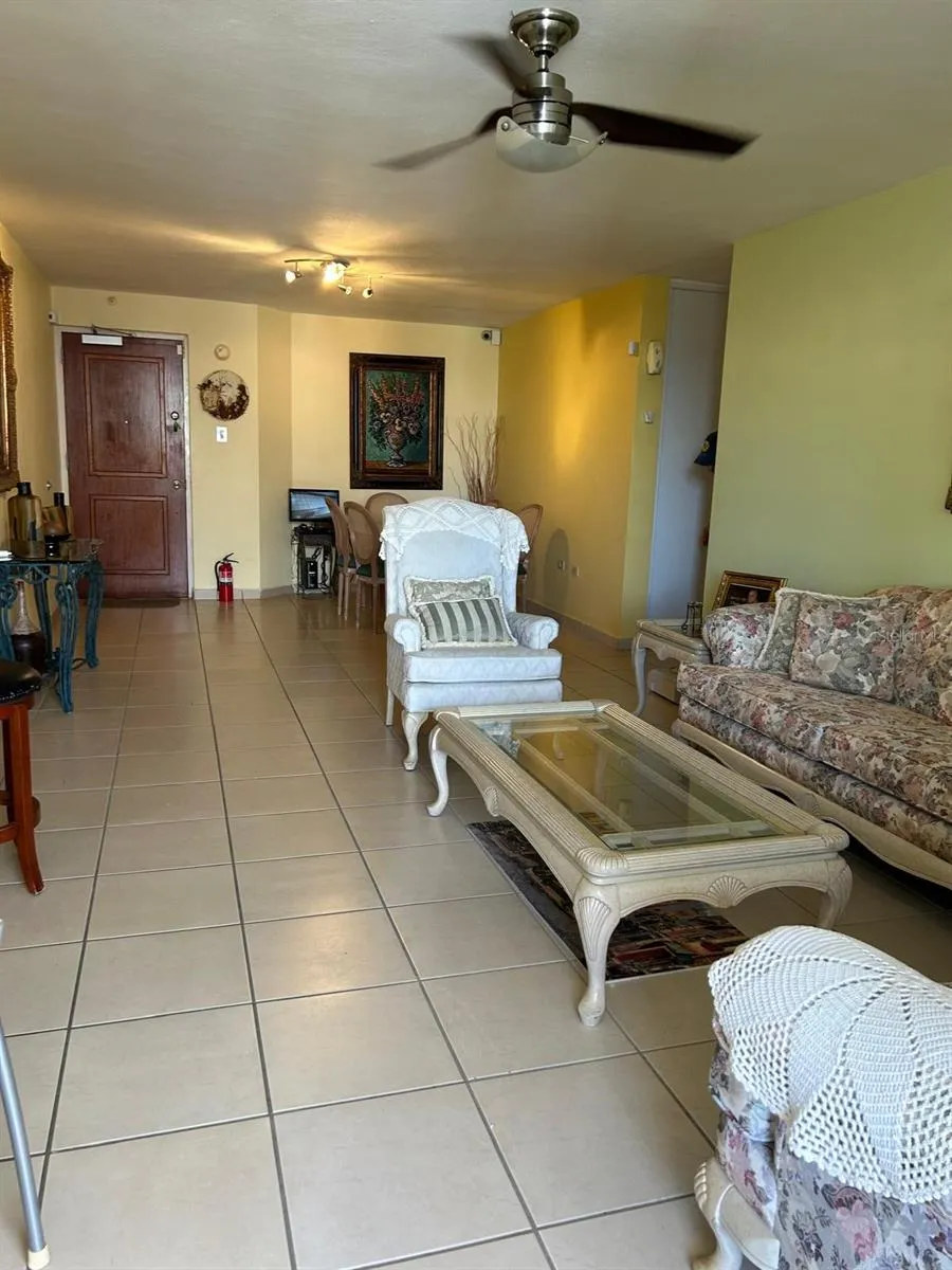 Living/dining room