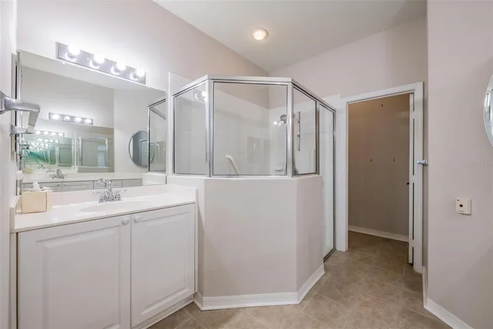 En suite bath