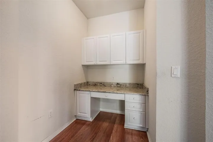 Desk/ office area