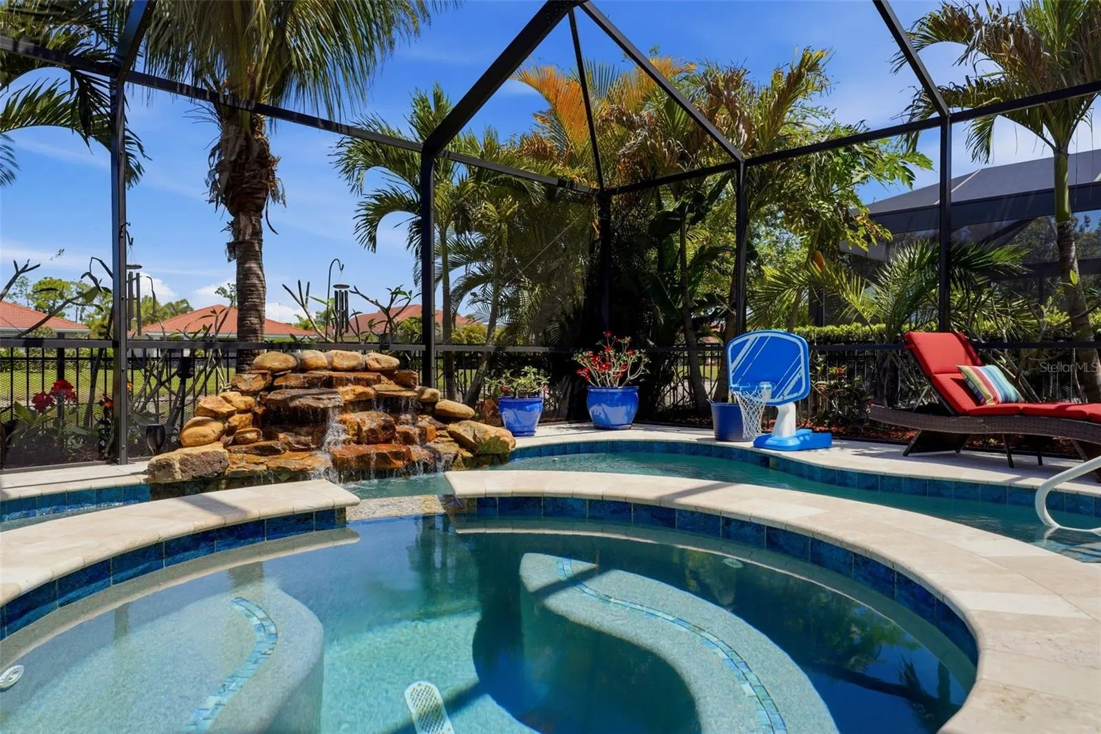 Spa/Pool/Rock Feature