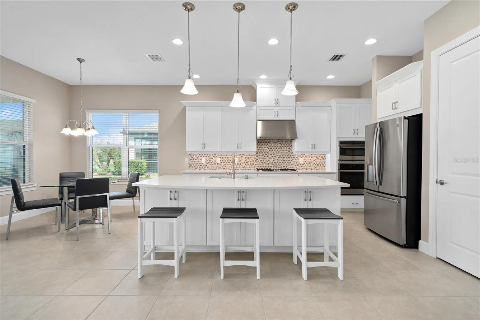 Gourmet Kitchen and Dinette