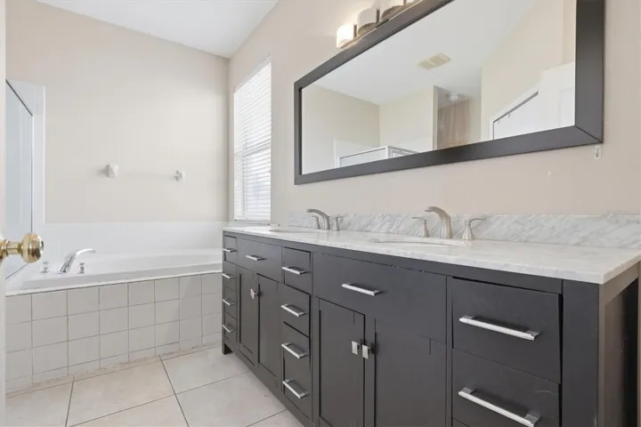 Primary Ensuite Bathroom - Downstairs