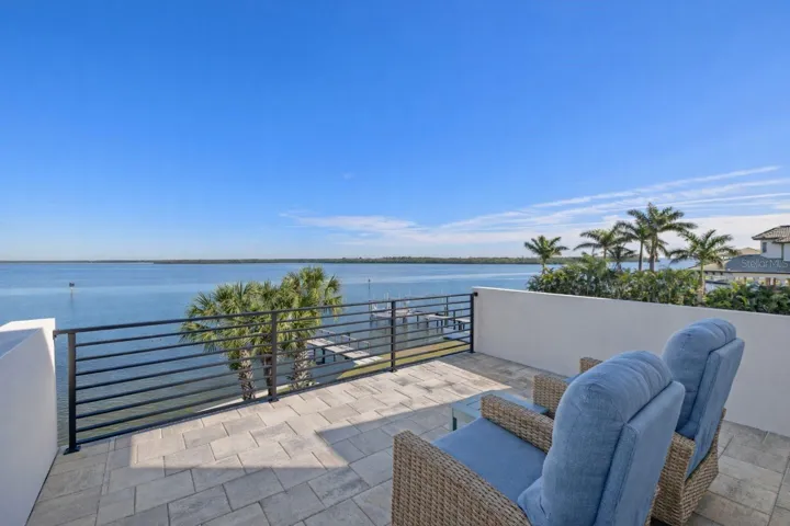 Upstairs balcony