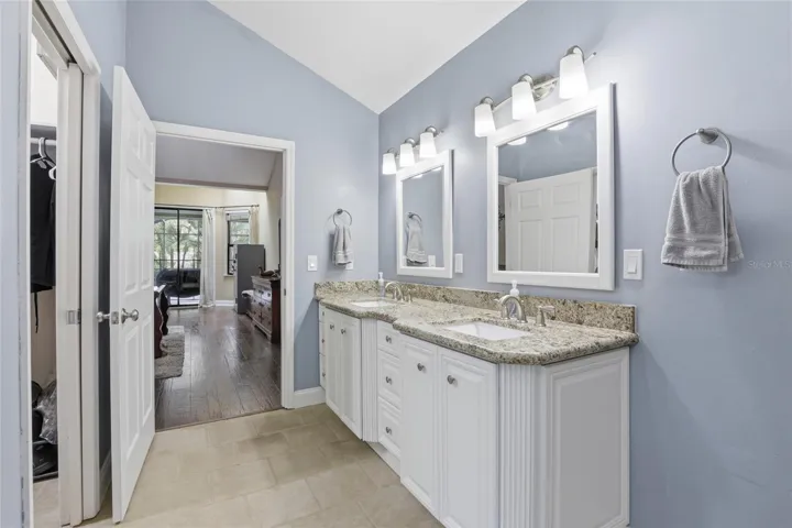 Owners Bath