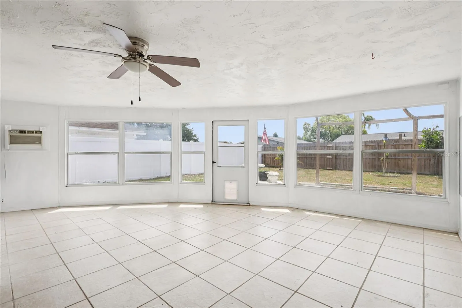 Enclosed lanai