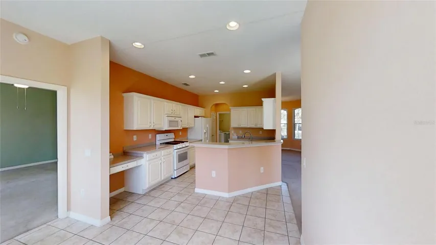BREAKFAST NOOK TO KITCHEN