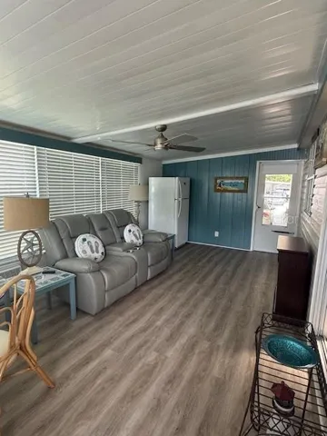 FLORIDA ROOM