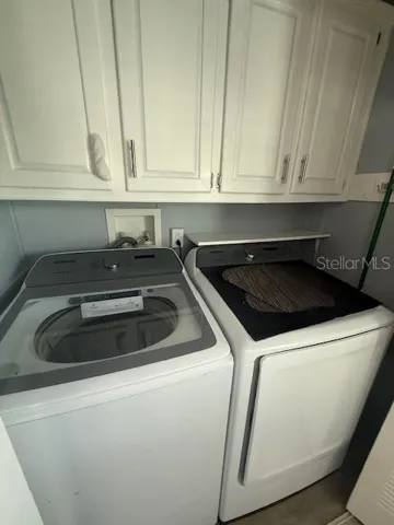 LAUNDRY CLOSET