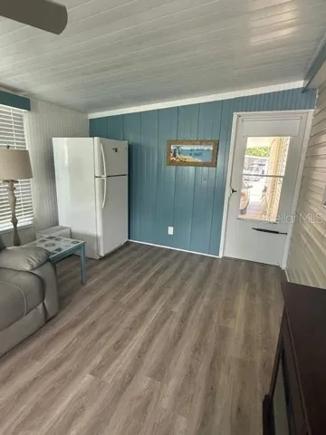 FLORIDA ROOM