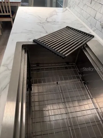 KITCHEN SINK
