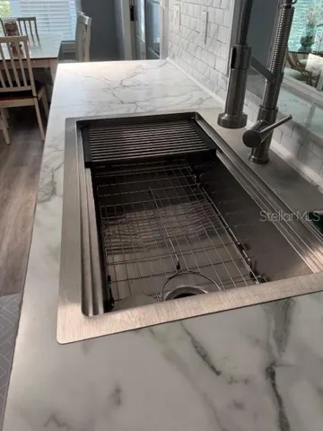 KITCHEN SINK