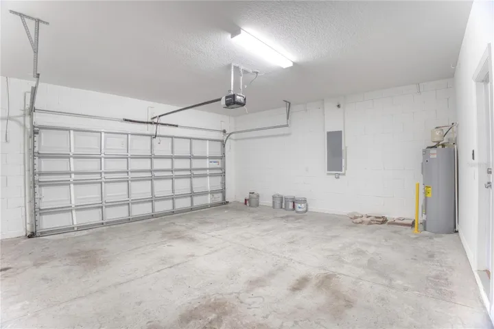 2 CAR GARAGE