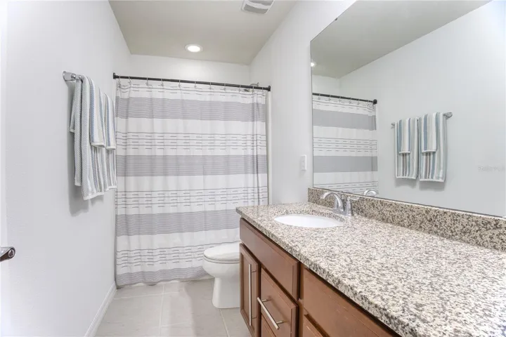 2COND BATH UPSTAIRS WITH TUB