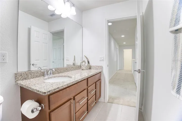 2COND BATH UPSTAIRS