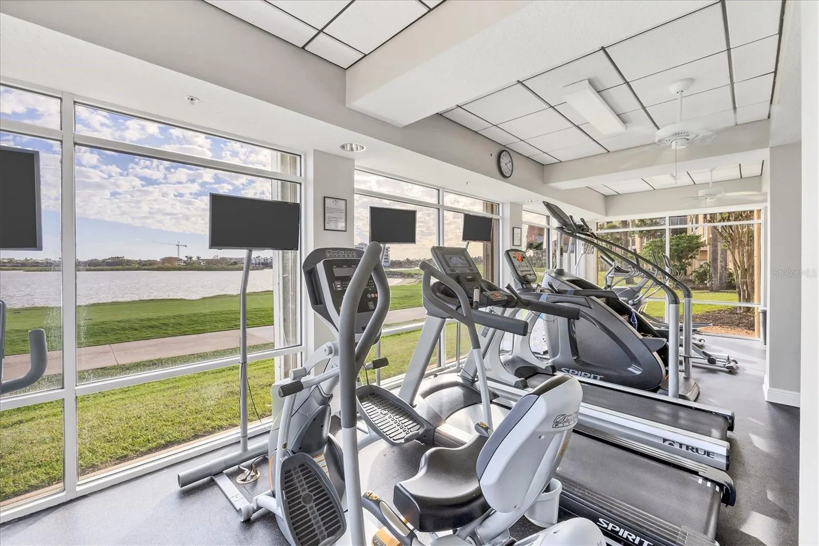 Fitness Room with a beautiful Lake View